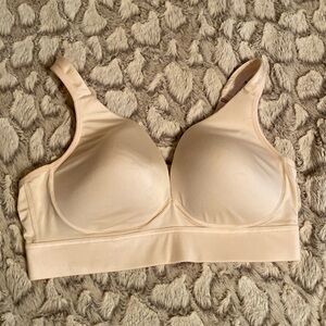 NEW with out TagsJockey Forever Fit V Neck Molded Cup Bra, Size Large